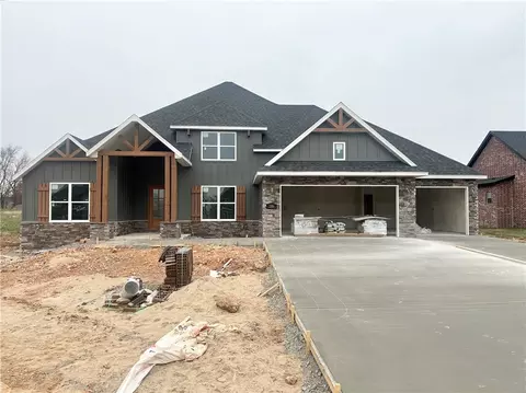 206 Jenna Ln, Gravette, AR 72736