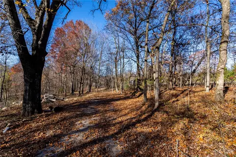 11137 SW Campbell Rd, Fayetteville, AR 72701