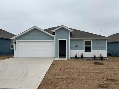 300 NW Bellflower St, Highfill, AR 72734