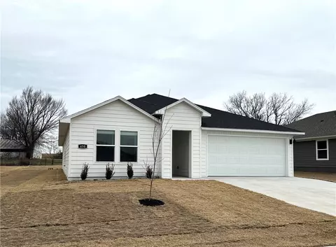 430 Riggs St, Prairie Grove, AR 72753
