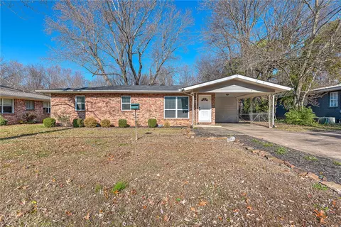 2216 W Ora Dr, Fayetteville, AR 72701