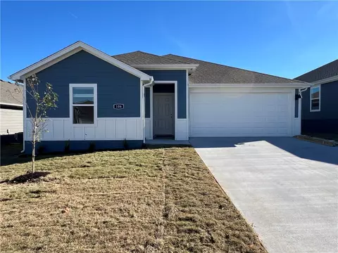 106 NW Bellflower Ave, Highfill, AR 72734
