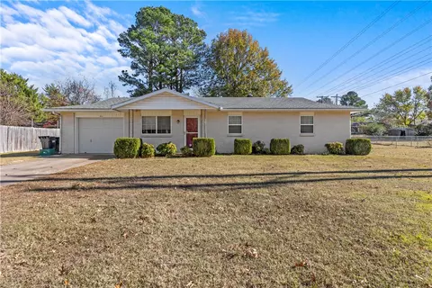 1203 Thomas Blvd, Springdale, AR 72762