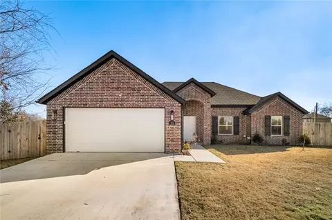 11 Briscoe Ln, Bella Vista, AR 72715