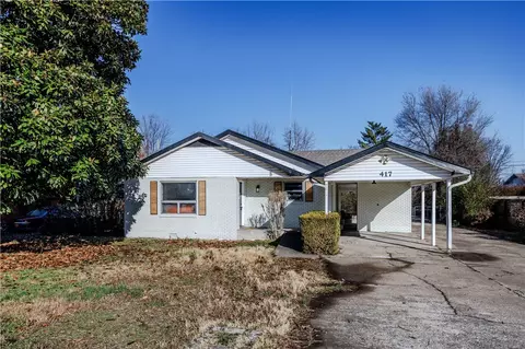 417 Hannibal St, Siloam Springs, AR 72761