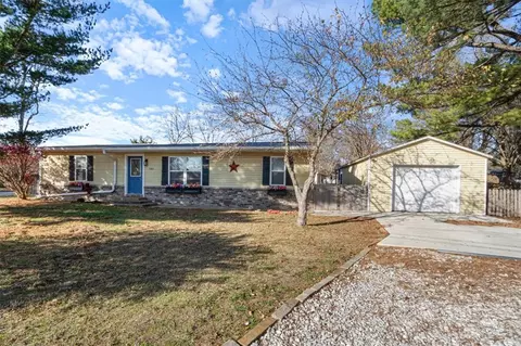 184 Price St, Pea Ridge, AR 72751