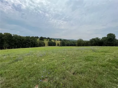 1601 Cr 516, Huntsville, AR 72740
