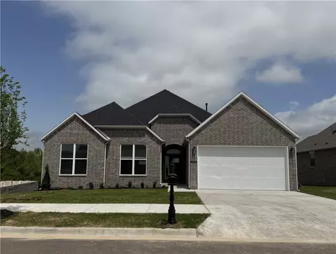 2955 N Grey Squirrel Dr, Fayetteville, AR 72704