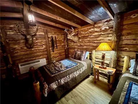 Bedroom - 329 Bradley Ridge Rd, Marshall, AR 72650 photo 7 of 8