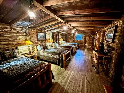 Bedroom - 329 Bradley Ridge Rd, Marshall, AR 72650 photo 6 of 8