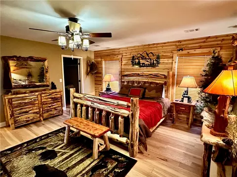 Bedroom - 329 Bradley Ridge Rd, Marshall, AR 72650 photo 2 of 8