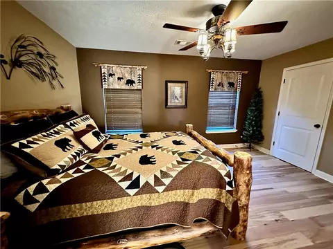 Bedroom - 329 Bradley Ridge Rd, Marshall, AR 72650 photo 3 of 8