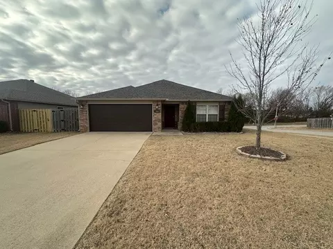 3000 S 7th St, Rogers, AR 72758