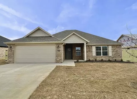 920 N Silver Birch St, Springdale, AR 72762