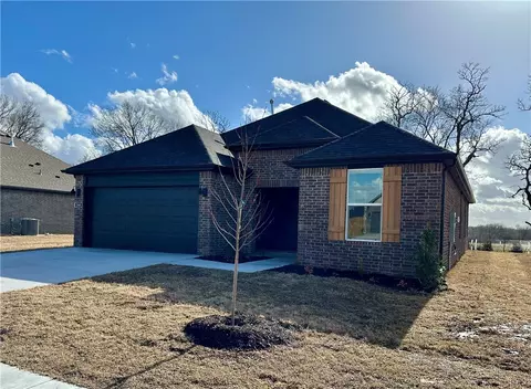 240 N Yona Ln, Farmington, AR 72730