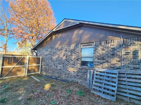 105 Wright Ave, Springdale, AR 72764 photo 7