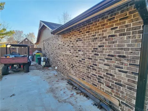 105 Wright Ave, Springdale, AR 72764 photo 15