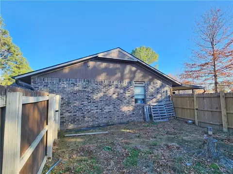 105 Wright Ave, Springdale, AR 72764 photo 6