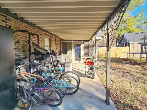 105 Wright Ave, Springdale, AR 72764 photo 10