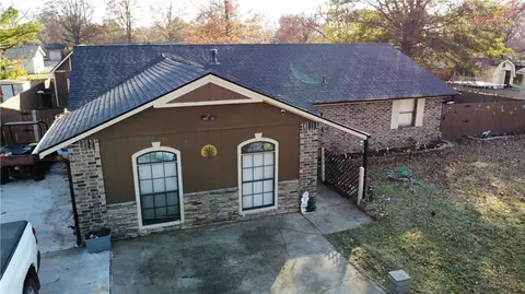 105 Wright Ave, Springdale, AR 72764 photo 2