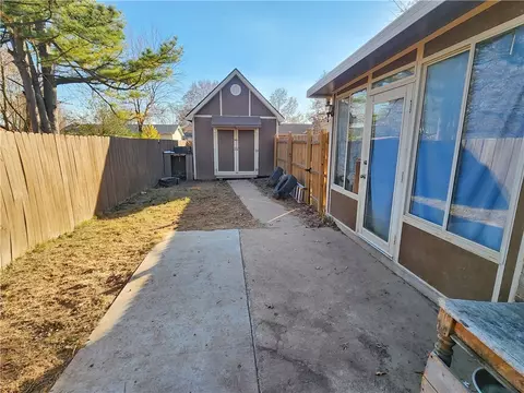 105 Wright Ave, Springdale, AR 72764 photo 14