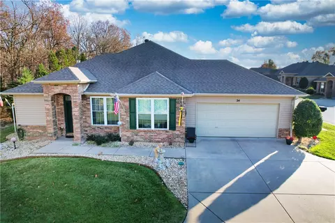 24 Highland Pkwy, Bella Vista, AR 72715