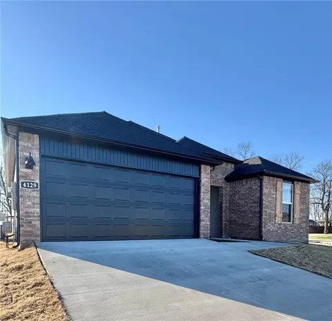 4129 Blossom Ave, Springdale, AR 72764