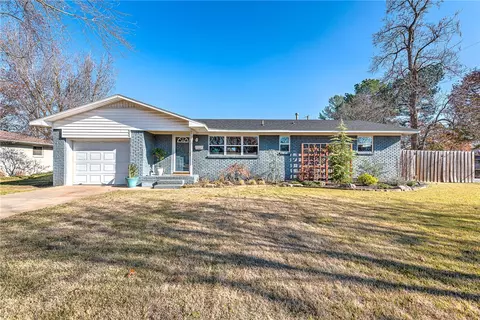 2709 W Osage Dr, Springdale, AR 72764