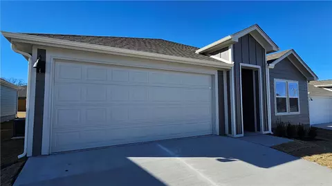 107 NW Bellflower St, Highfill, AR 72734
