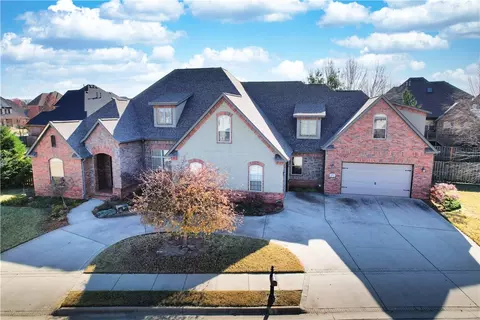 6904 Balmoral Dr, Rogers, AR 72758