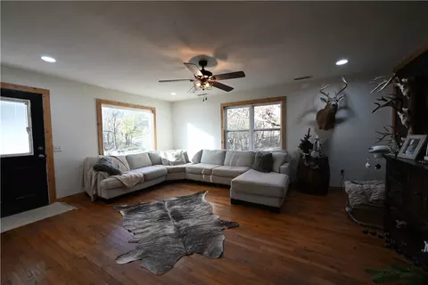 13036 Bush Valley Rd, Lincoln, AR 72744