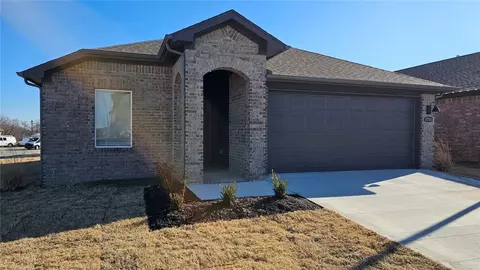 3711 Pinecrest St, Springdale, AR 72764