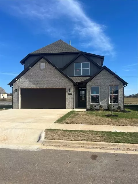 1860 Momi St, Centerton, AR 72719
