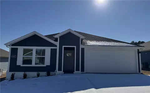 4487 W Glacier St, Fayetteville, AR 72704