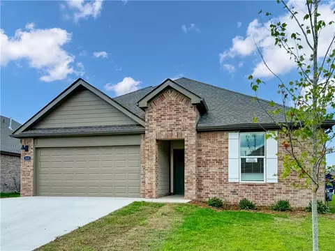 818 Picard Ave, Lowell, AR 72745
