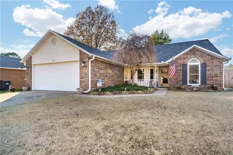 1850 Sarah Ln, Springdale, AR 72762