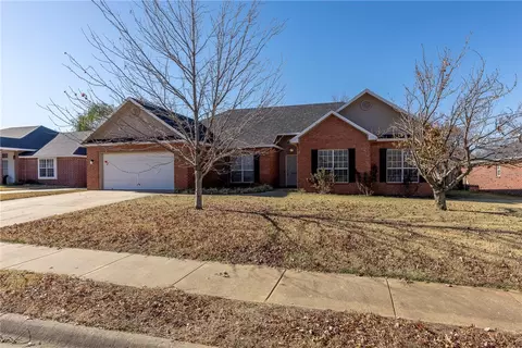 1206 N 35th St, Rogers, AR 72756