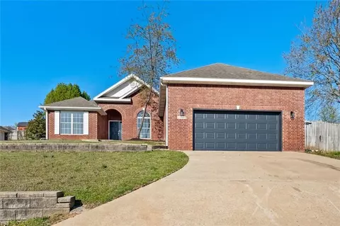 4948 Indian Oaks Trl, Springdale, AR 72762