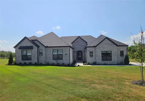 983 Noah St, Fayetteville, AR 72703