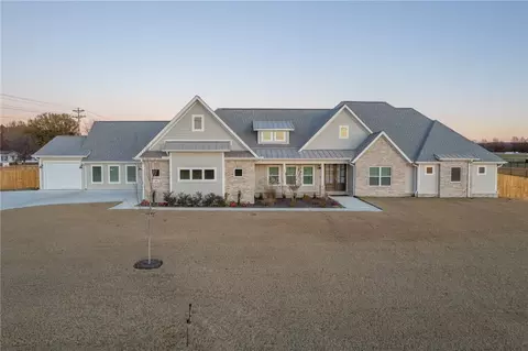 12386 Little Elm Rd, Farmington, AR 72730