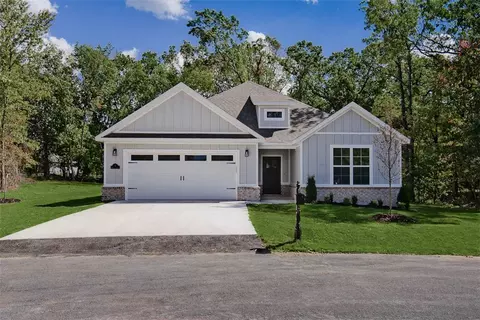 44 Carrick Dr, Bella Vista, AR 72715
