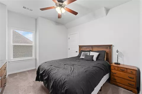 Bedroom - 1320 Ocean Dr, Centerton, AR 72719 photo 3 of 8