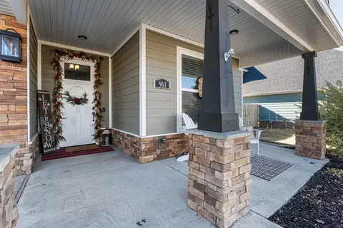 Exterior - 961 Silver Maple St, Centerton, AR 72719 photo 2 of 7