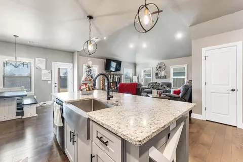 Kitchen - 961 Silver Maple St, Centerton, AR 72719 photo 4 of 4