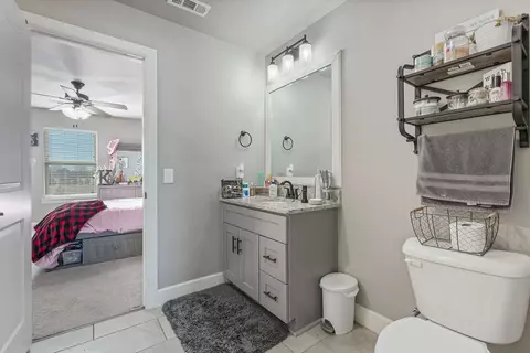 Bath - 961 Silver Maple St, Centerton, AR 72719 photo 3 of 4