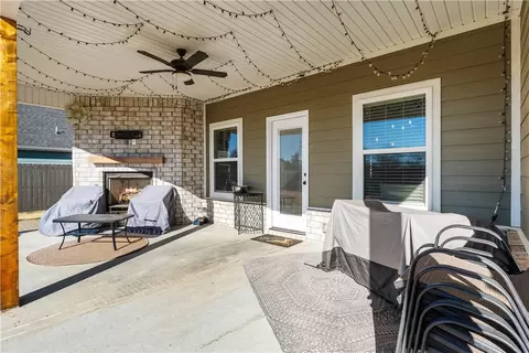 Exterior - 961 Silver Maple St, Centerton, AR 72719 photo 4 of 7