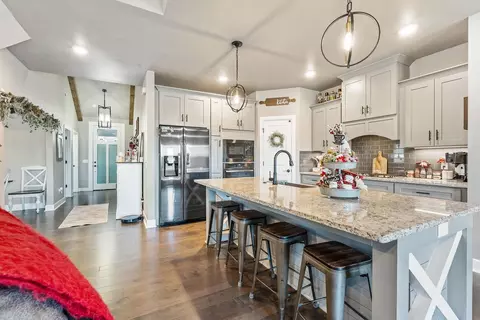 Kitchen - 961 Silver Maple St, Centerton, AR 72719 photo 3 of 4