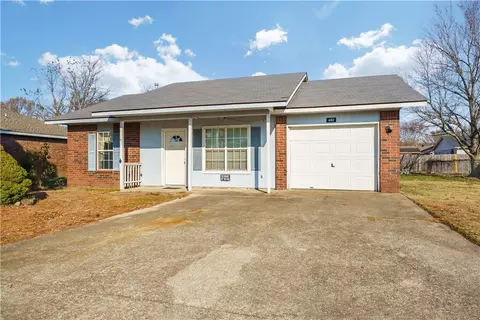 602 Wanda St, Centerton, AR 72719