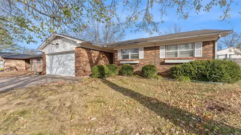 313 Rodric Cir, Siloam Springs, AR 72761