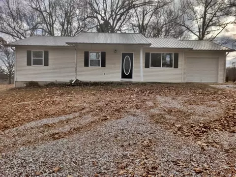 3808 Cottonwood Rd, Harrison, AR 72601